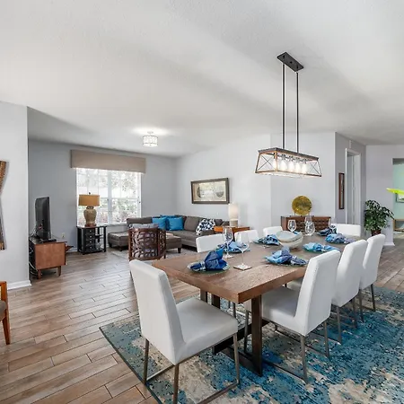 La Vista Lakeview Condo
